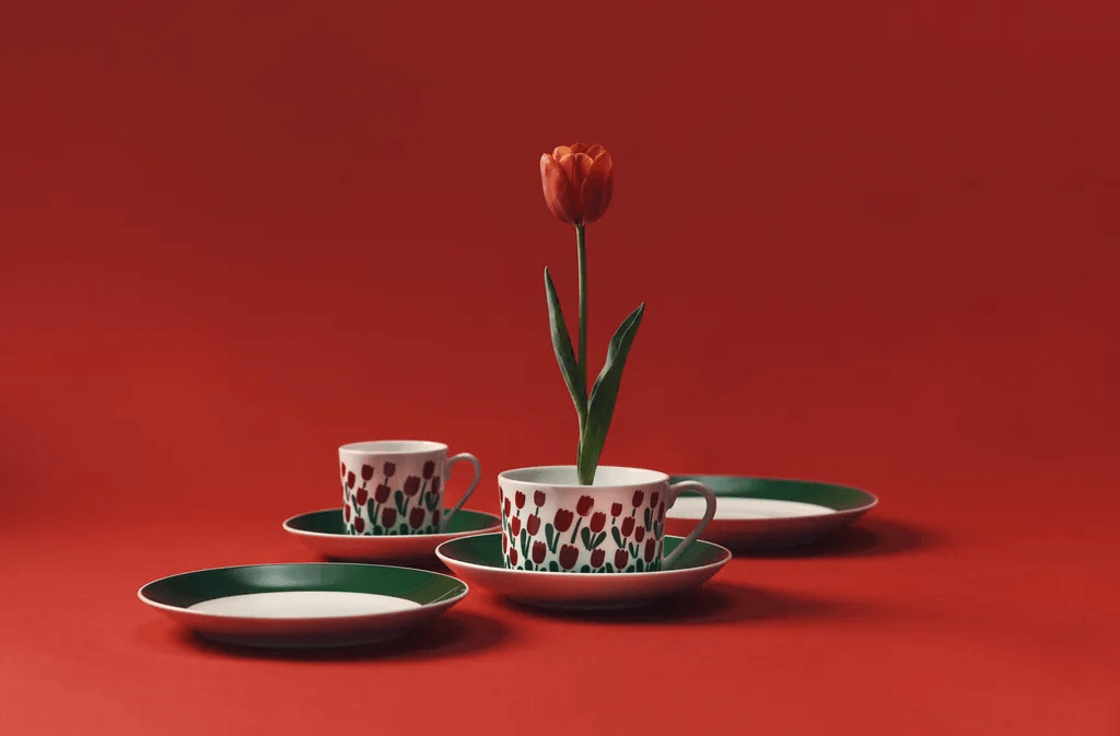 Hennix tulip porcelain set from Gustavsbergs Porslinsfabrik.